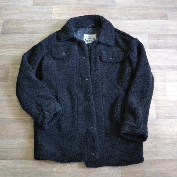 NWOT Levi's Women's Black Oversized Sherpa Trucker Teddy Jacket Size Small - Picture 3 of 6